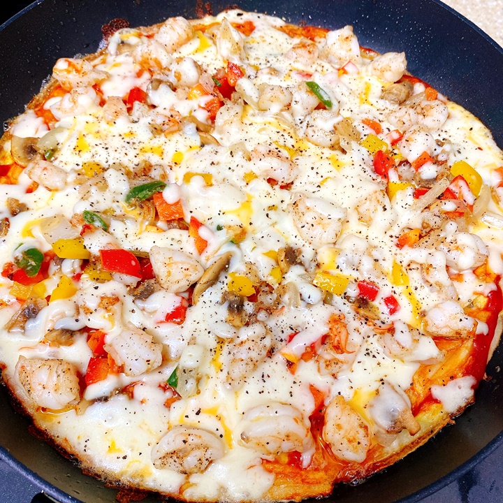 不用麵粉就能做的馬鈴薯鮮蝦披薩~宴客創意料理!